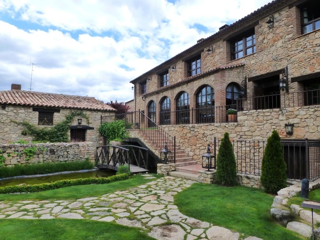 Hotel rural Los Anades, gimnasio, habitaciones, spa, jacuzzi, baño turco, sauna, chimenea, parque natural del alto Tajo, Abánades, Guadalajara, Barranco del Río Dulce, Pueblos Medievales de Sigüenza, Atienza, Medinaceli, Ruta de los Castillos, suites, loft rurales, Casas Rurales El Panadero, Las Sordas, Los Parretas, biblioteca, gimnasio, Ribera del Duero, turismo, descanso, escapada, escapada romántica, maridaje gourmet y más, maridaje, maridaje gourmet