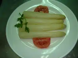 Esparragos de Tudela y Aranjuez, restaurante El Pitaco, Esteban García, gastronomía, cocina mediterránea, dieta mediterránea, Navarra, País Vasco, esparrago blanco, espárrago triguero, río tajo, artesanal, maridaje, maridaje gourmet, maridaje gourmet y más