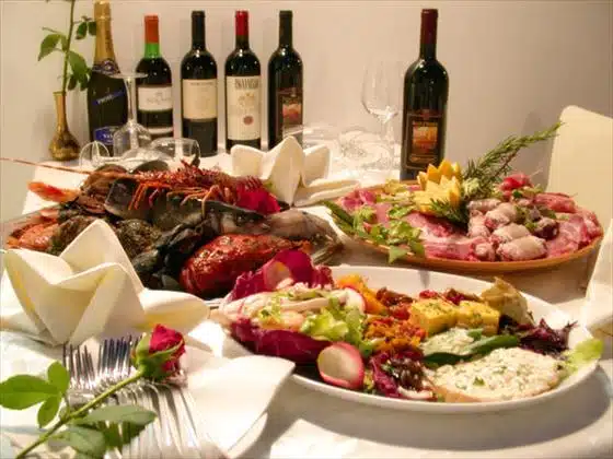 Enogastronomía, conociendo los maridajes, gastronomía, cocineros, ingredientes, alta gastronomía, cultura enológica, bodega, sumiller, restaurante, maridaje, maridaje gourmet, maridaje gourmet y más, maridar, cerveza, vino, Racó d’en Cesc, Barcelona, Toni Romero, Édgar Rodríguez, tártar de atún, alcachofa, berenjena escalibada, cerveza Léger, Le Cabrera, barman, Diego Cabrera, Benjamín Bensoussan, Sergi Arola, sidrería, gastrobar, destilados, whisky de malta escocés, Paco Roncero, sagardoteguis, País Vasco, Asturias, Casa Trabanco, Gijón, lagar, Mireia González, comer