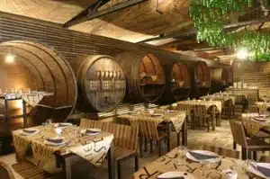 Enogastronomía, conociendo los maridajes, gastronomía, cocineros, ingredientes, alta gastronomía, cultura enológica, bodega, sumiller, restaurante, maridaje, maridaje gourmet, maridaje gourmet y más, maridar, cerveza, vino, Racó d’en Cesc, Barcelona, Toni Romero, Édgar Rodríguez, tártar de atún, alcachofa, berenjena escalibada, cerveza Léger, Le Cabrera, barman, Diego Cabrera, Benjamín Bensoussan, Sergi Arola, sidrería, gastrobar, destilados, whisky de malta escocés, Paco Roncero, sagardoteguis, País Vasco, Asturias, Casa Trabanco, Gijón, lagar, Mireia González, comer