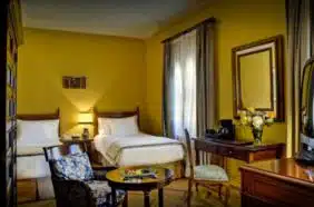 Hotel Sheraton en Santa Maria El Paular, valle del Lozoya, sierra de Guadarrama, Rascafría, Madrid, vida litúrgica, trabajo manual e intelectual, patio del Ave María, habitaciones, chef Antonio Gistau, gastronomía, Restaurante DOM LOPE, carta de temporada, croquetas de boletus, huevos de corral estrellados, morcilla, ensaladas de ventresca de bonito, canónigos con queso de cabra, chuletón de buey a la piedra, chuletillas de lechal, Mesón Trastamara, horno tradicional de leña, suites, escapada rural, escapadas, turismo, viajes, maridaje, maridaje gourmet y más, maridaje gourmet