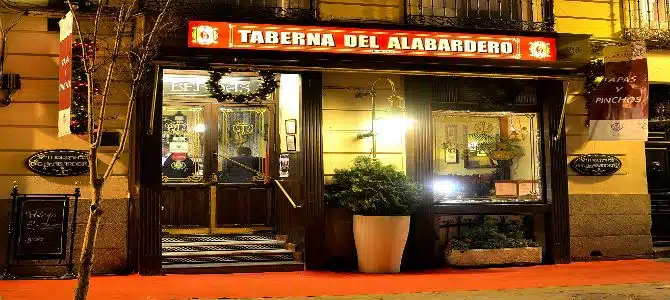 Taberna del Alabardero, Madrid, restaurante, salir por Madrid, Comer en madrid, Don Luis Lezama, libro La cocina del Alabardero 50 años, 50 recetas, menu especial, Grupo Lezama, maridaje, maridaje gourmet, maridaje gourmet y más