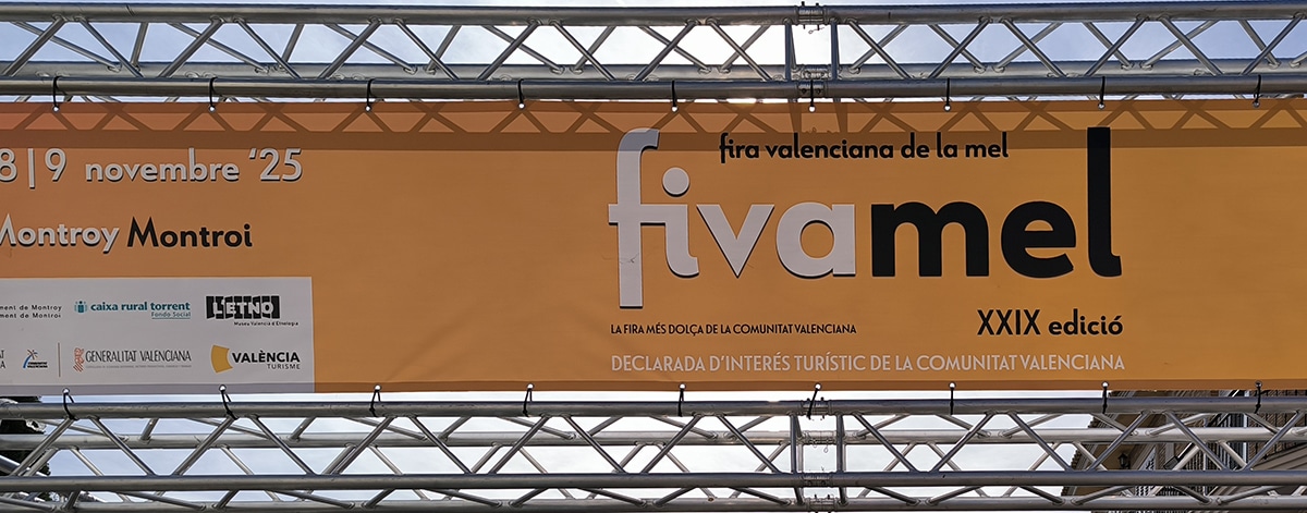 Montroy resurge de la DANA presumiendo de tener “la mejor miel del mundo”